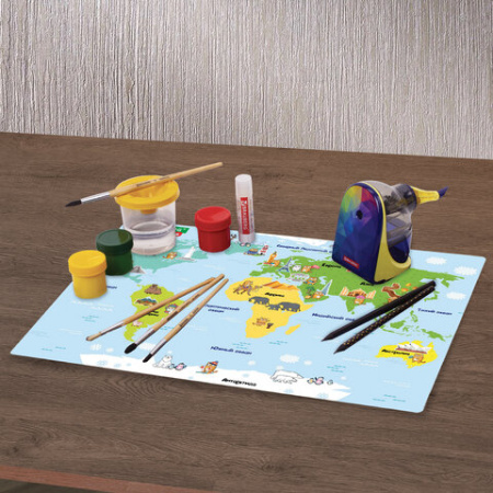 Настольное покрытие BRAUBERG KIDS, А3+, пластик, 46x33 см, "Кот-энтузиаст изучает Мир", 273619