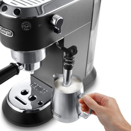 Кофеварка рожковая DELONGHI Dedica EC685.BK, 1350 Вт, объем 1,1 л, ручной капучинатор, черная
