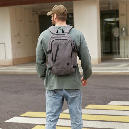 Рюкзак BRAUBERG URBAN универсальный, с отделением для ноутбука, USB-порт, "Charge", серый, 46х31х15 см, 271655